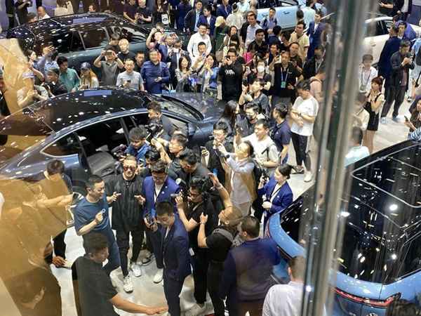 趋势财经主持人王璐(趋势巡航的财经手机直播)