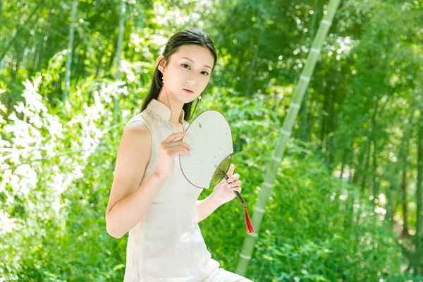 形容花草的唯美的詩句-形容花草優美的詩句