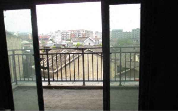 不锈钢阳台护栏效果图(不锈钢阳台防护栏图片)