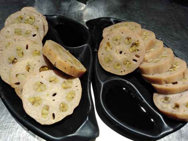 綠豆煲乳鴿還要放些什么材料_綠豆煲乳鴿有什么好處？