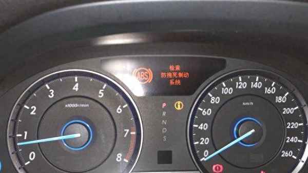 abs燈亮了能繼續開車嗎;abs燈亮了維修要多少錢