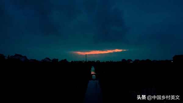 乡村夏天的夜晚虫叫声;夏天夜晚虫叫的声音