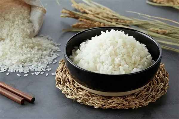 水稻和小麦都是大米吗,小麦长出来是大米吗