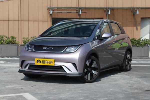 輪胎沒氣了怎么叫救援(車胎沒氣了打什么電話)