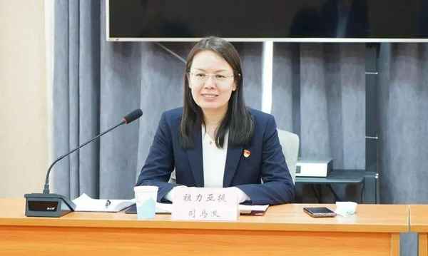 新疆維吾爾自治區教育廳;新疆維吾爾自治區教育廳教材