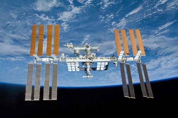 国际空间站有几个国家参与建设;国际空间站的16个国家