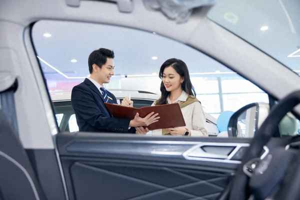 4s店送的貼膜一般多少錢;汽車貼膜大概多少錢