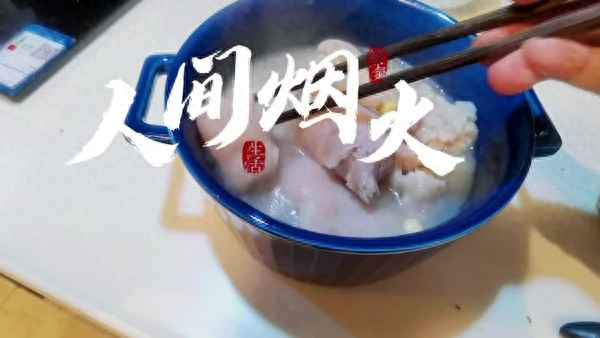 正宗老媽豬蹄湯的做法_老媽蹄做法竅門(mén)