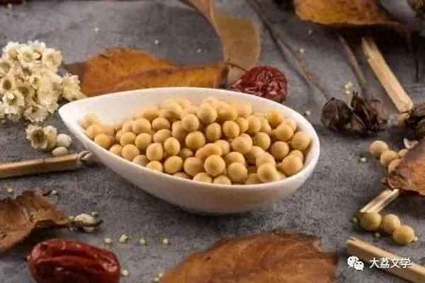 炒黃豆的營(yíng)養價(jià)值_炒黃豆的營(yíng)養價(jià)值及功效