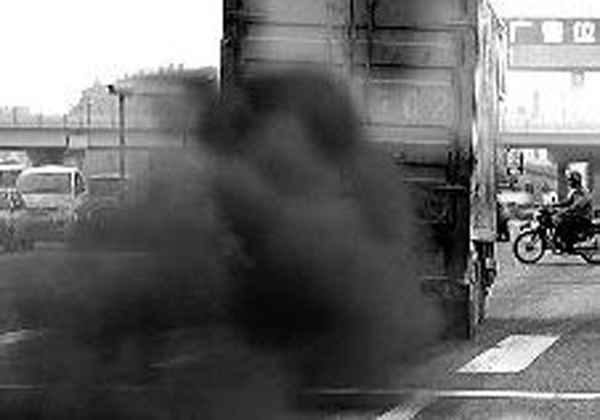 國三柴油車尾氣處理裝置_猛轟油門冒黑煙說明什么