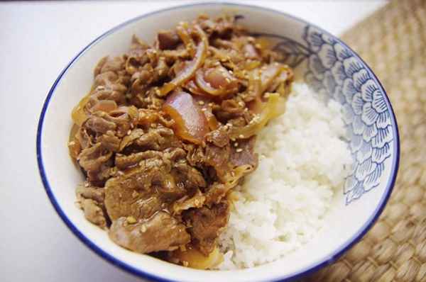 吉野家牛肉飯的醬汁;吉野家牛肉飯的醬汁配比