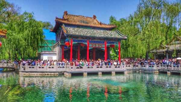 濟南大明湖由來簡介(濟南大明湖的介紹)