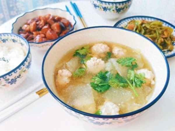 怎么做冬瓜丸子湯好吃—冬瓜蝦丸子湯家常做法