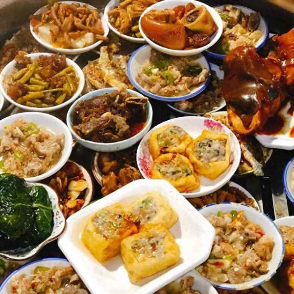 廣州的釀三寶飯是什么味道的—特色燒味三寶飯