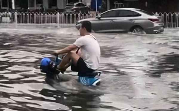 電瓶車在深水里走一趟會(huì)壞嗎、電動(dòng)車電機(jī)進(jìn)水后的癥狀