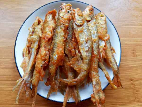 小白魚(yú)怎么炸酥脆;干炸小白魚(yú)