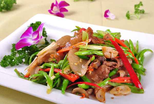 正宗湘菜農(nóng)家小炒肉-辣椒炒肉簡單做法大全