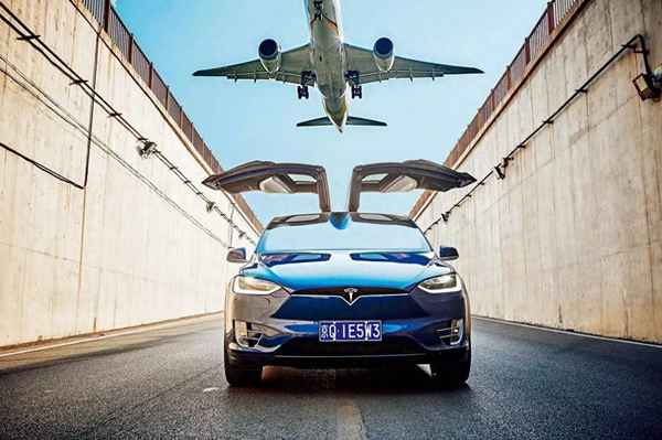 特斯拉后座怎么下車—特斯拉model3后座開門方式