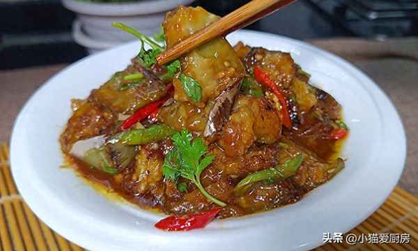 油燜茄子的家常做法視頻,油燜茄子的做法 最正宗的做法