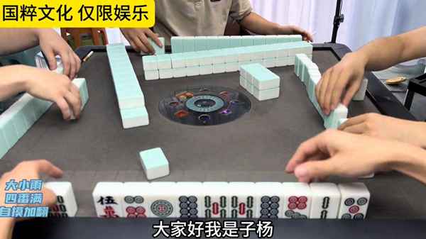 正確打方向盤(pán)的手法視頻(打方向盤(pán)的正確手勢(shì)視頻)