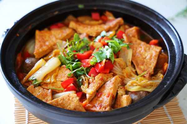 清湯砂鍋白菜豆腐的家常做法、清燉砂鍋白菜豆腐的做法