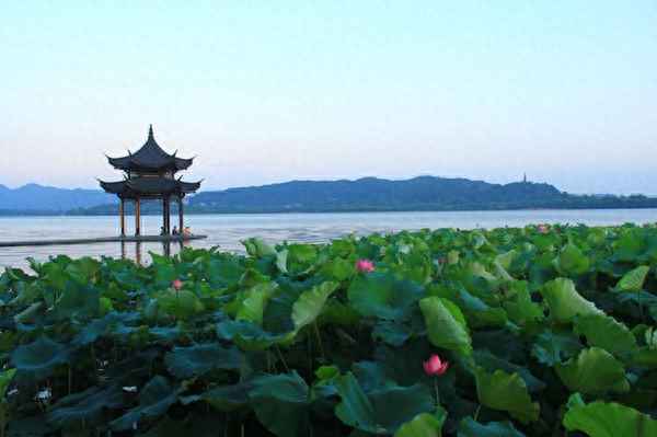 山色空蒙前一句是什么,山色空蒙还是山色空濛