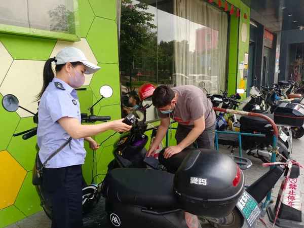 深圳買車上牌需要什么條件(深圳車牌過戶需要什么條件)