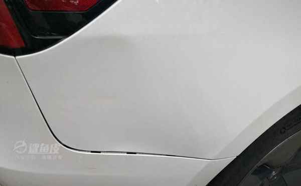 汽車輪胎凹陷了一點怎么辦(汽車輪胎破了一點皮需要更換嗎)