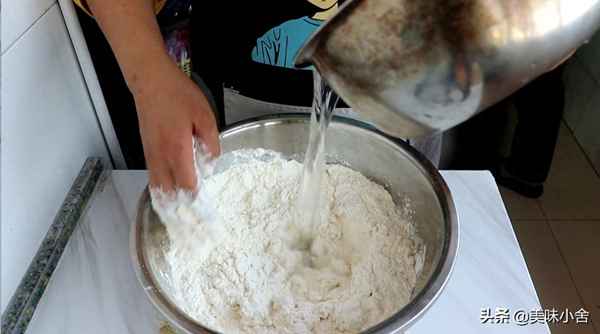 春餅皮的制作方法和過(guò)程視頻、春餅皮的配方