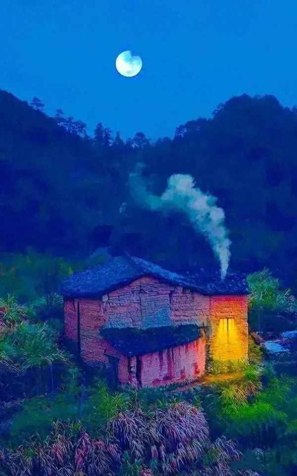 他乡纵有当头月不及故乡一盏灯_他乡纵有当头月不及故乡一盏灯啥意思