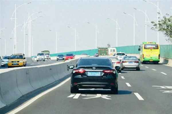 白色車牌的是什么車、白色車牌是什么車KD開頭