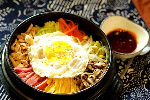 石鍋拌飯最有營養(yǎng);石鍋拌飯需要什么配菜