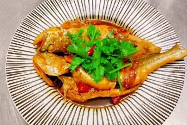 清燉黃魚最正宗的做法、清燉魚怎么做好吃又簡單方便視頻紅燒黃河魚