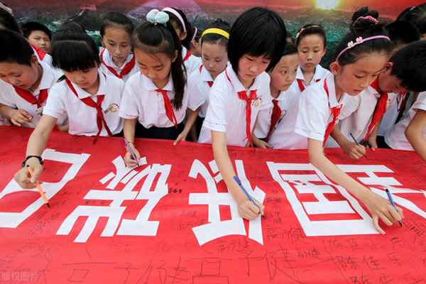 低碳環保倡議書100字—倡議書低碳環保作文