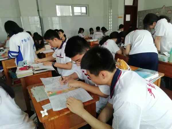 大學生心理健康手抄報;大學生心理健康手抄報模板 手繪