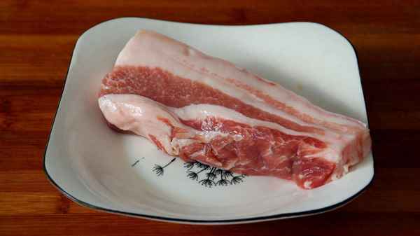 回鍋肉為什么要先煮一下_回鍋肉水開后煮幾分鐘