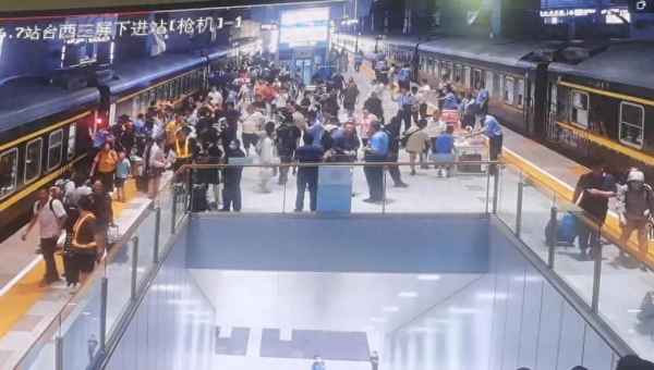 k字火车为啥走走停停、怎样查火车实时到哪里了