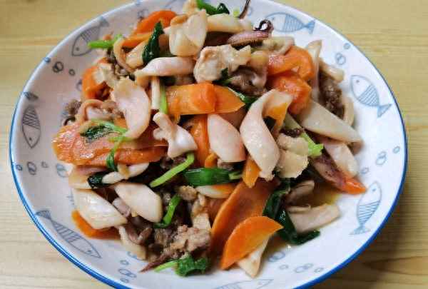 魷魚炒肉絲的家常做法_魷魚炒肉絲的家常做法大全