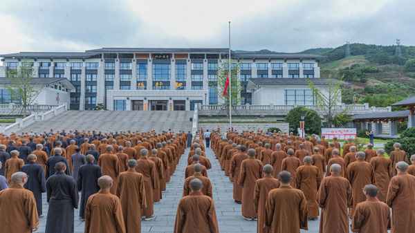佛學院可以談戀愛嗎、佛學院的人能結婚嗎