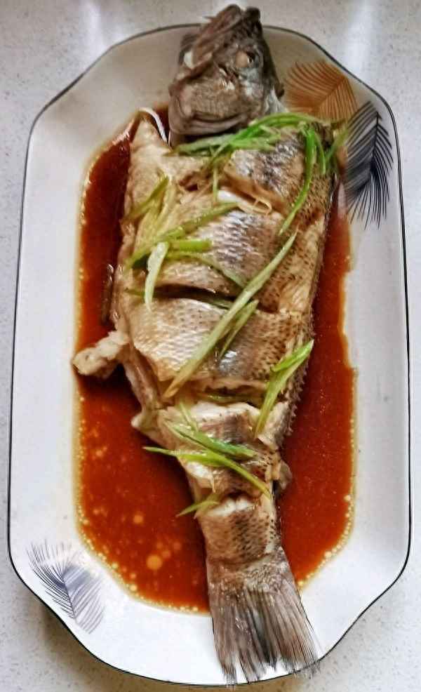 海鱸魚清蒸怎么做好吃、海鱸魚清蒸怎么做好吃視頻