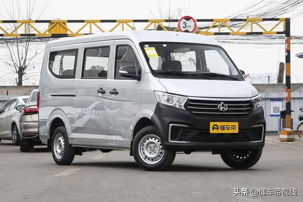 五菱豪華7座商務車;五菱豪華7座商務車圖片