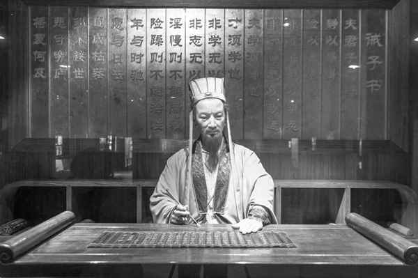 草船借箭的感悟50個字左右;草船借箭感悟30字