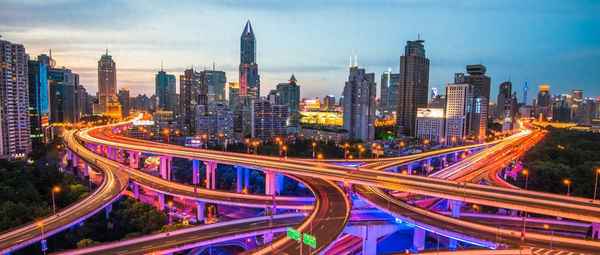 上海哪个区买房最好;上海的房价多少一平米2023年