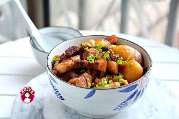 土豆燒肉什么時候放土豆、土豆燒肉土豆什么時候下鍋