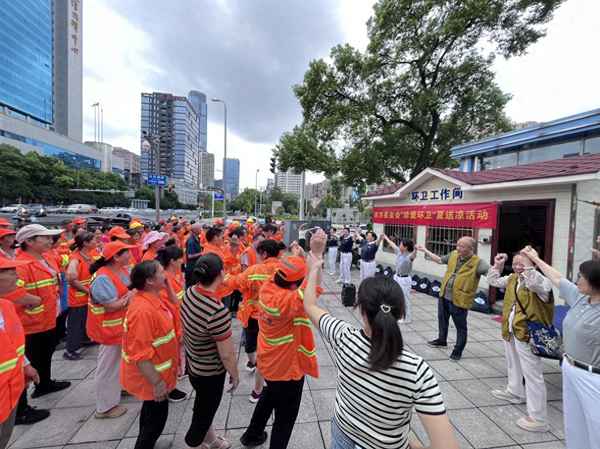 环卫阿姨有你真好;环卫工阿姨,有你真好作文