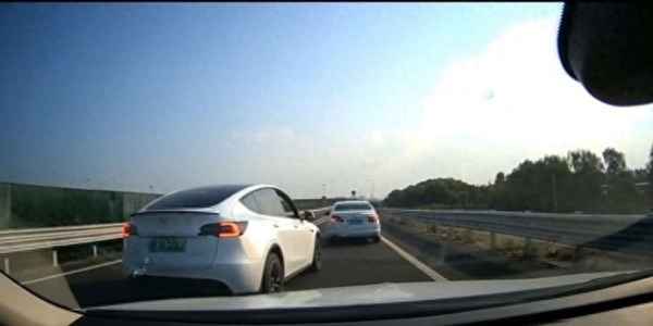 高速别车怎么报警、高速故意别车报警有用吗