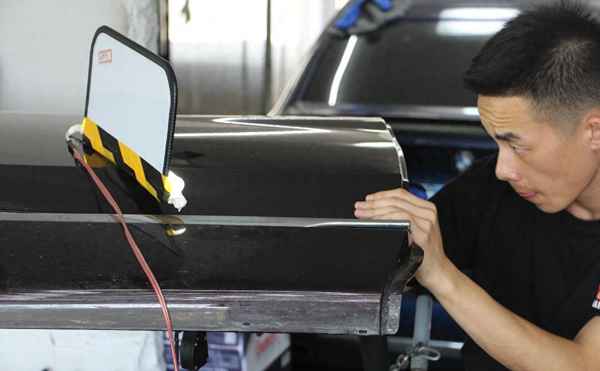 車門修復好還是換門好、車門凹陷到什么程度需要換門