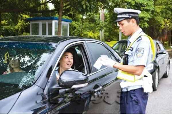 超員5座車坐6人算不算違章_五座車超一個人最新處罰規定