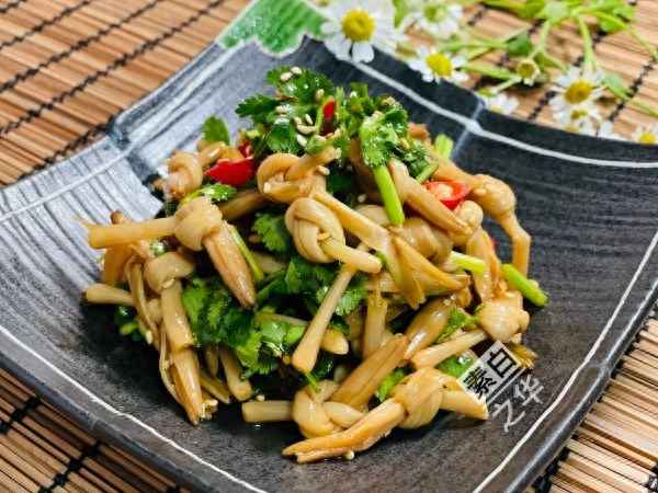 黃花菜和什么搭配炒最好,黃花菜不能和什么一起吃