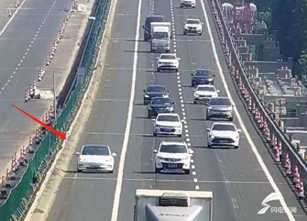 高速不按车道行驶扣多少分罚多少钱,高速匝道应急车道行驶扣几分